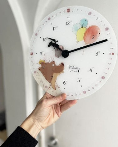 Clock size 25cm